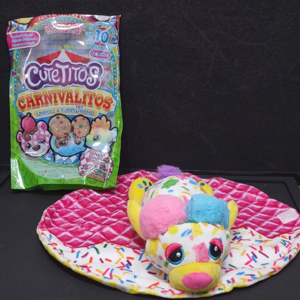 SLIGHTLY USED CUTETITOS CARNIVALITOS YUM (POMPOMITO) (BEARITO)